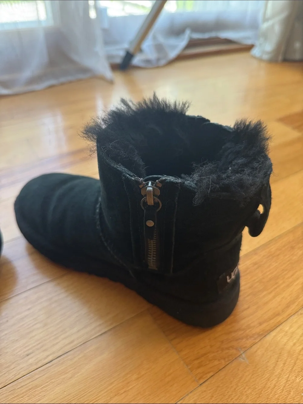 UGG classic short
